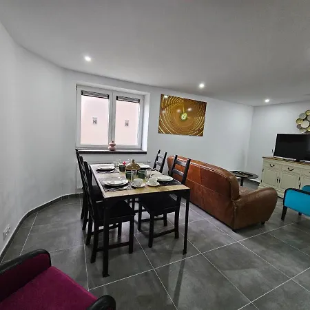 Trazegnies Ξενοδοχείο με διαμερίσματα 3*