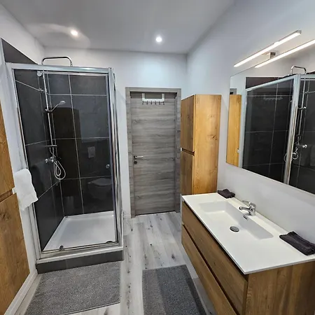 Aparthotel Trazegnies *