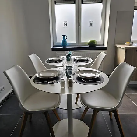 Trazegnies Aparthotel Courcelles